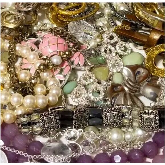 ⚜️ 5 LB ROCK THE CASBA ~ Huge Vintage Retro Jewelry Lot – MYSTERY BOX ⚜️ - Picture 6 of 9